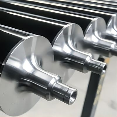 Rouleaux en caoutchouc recouverts de rouleaux en fibre de carbone noire pour non-tissés